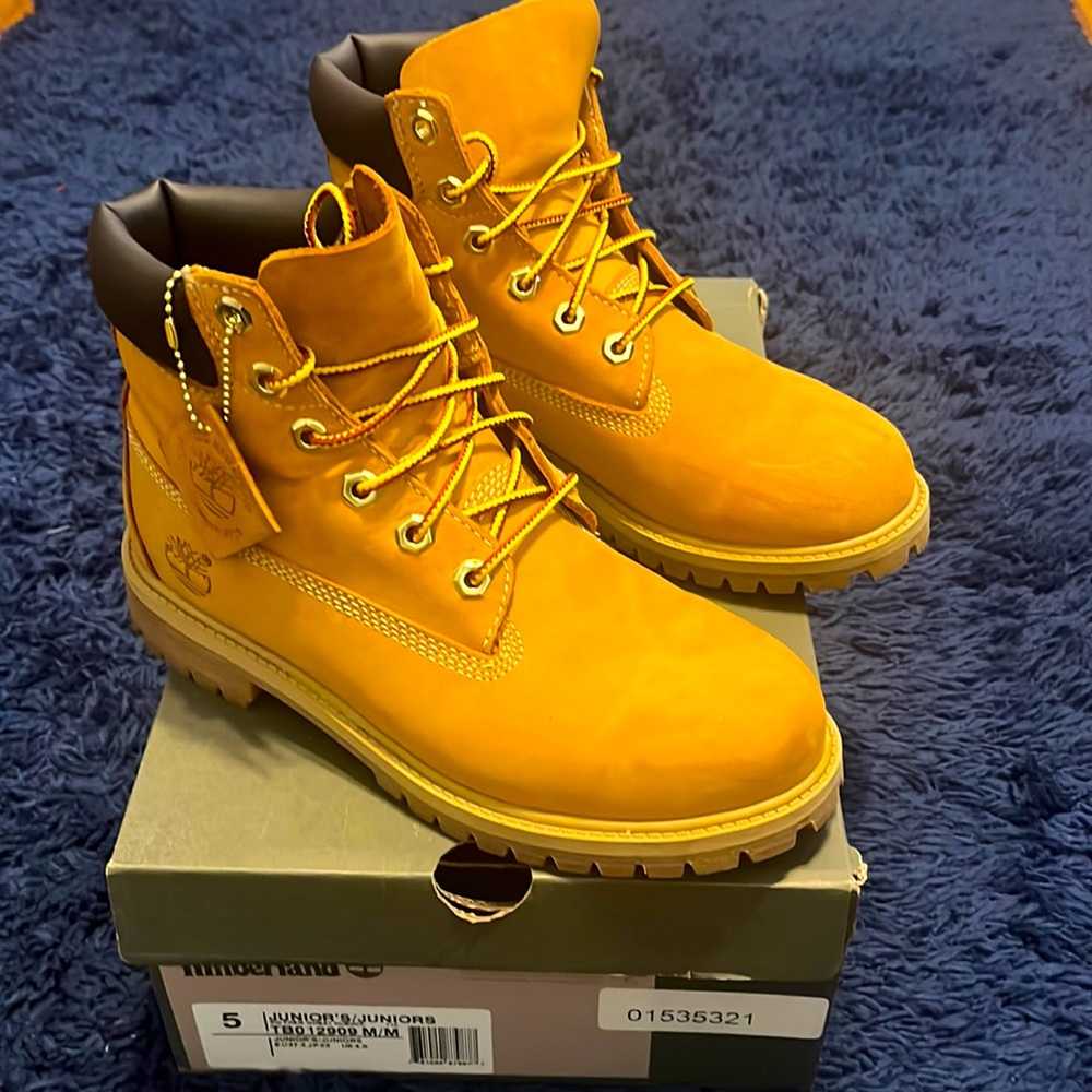 TIMBERLAND® CLASSIC 6-INCH WATERPROOF BOOT